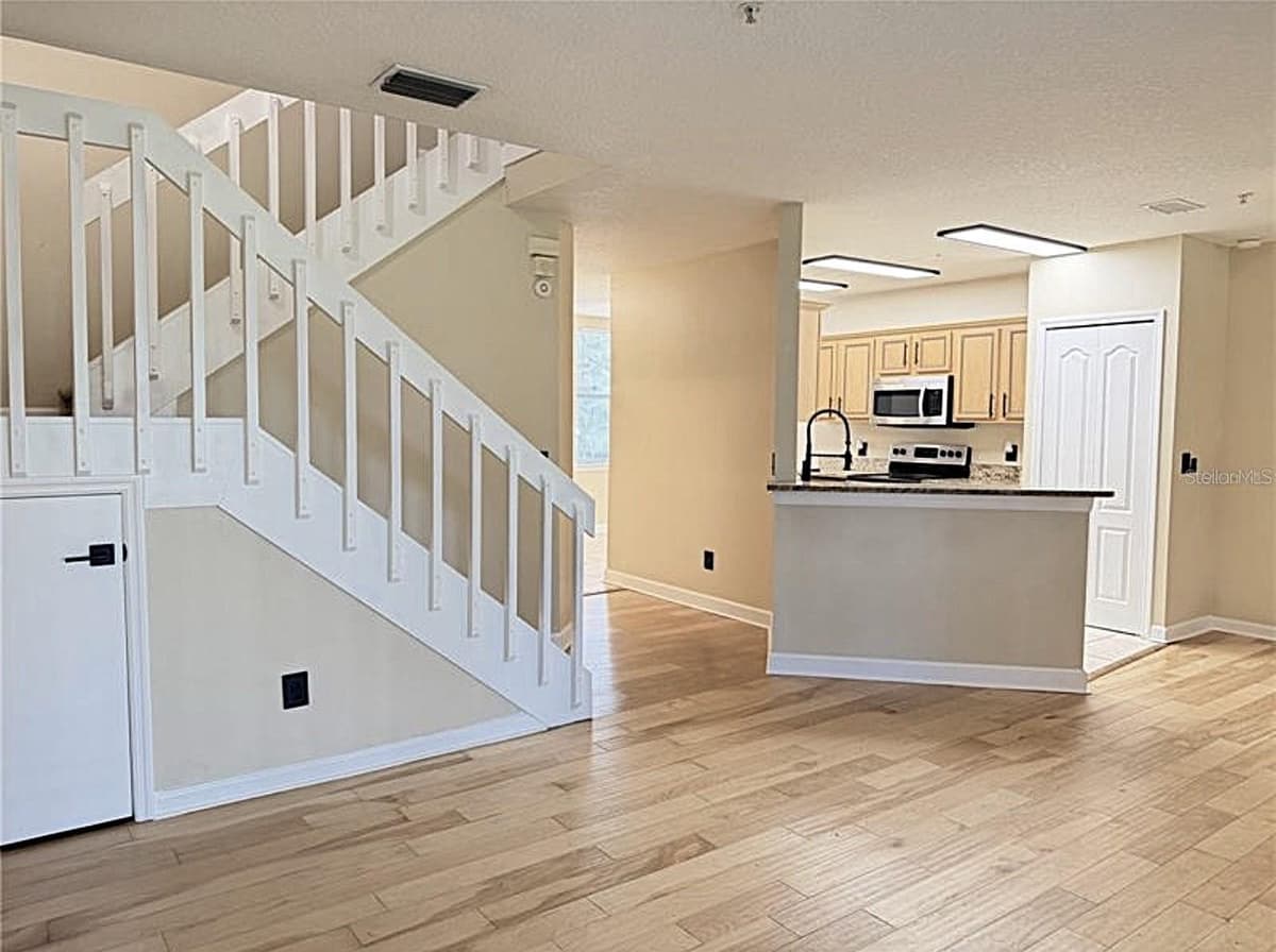 4125 LAKE ORLANDO PARKWAY — photo 9 of 39