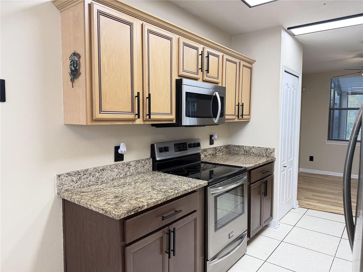 4125 LAKE ORLANDO PARKWAY — photo 7 of 39