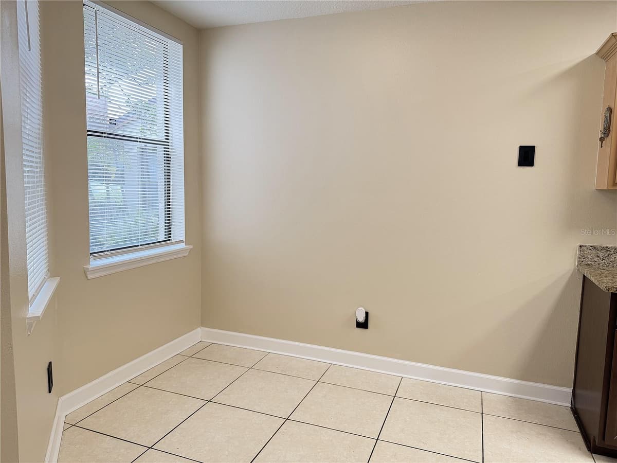 4125 LAKE ORLANDO PARKWAY — photo 4 of 39