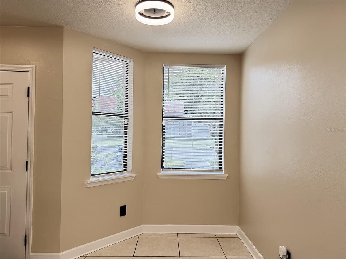 4125 LAKE ORLANDO PARKWAY — photo 5 of 39