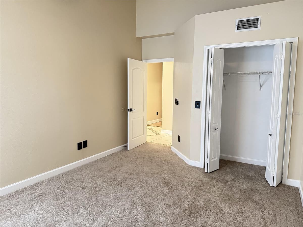 4125 LAKE ORLANDO PARKWAY — photo 18 of 39
