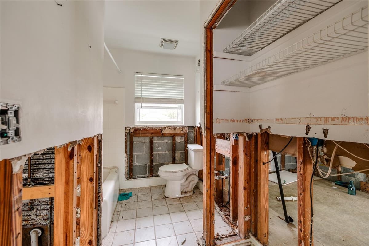136 175TH TERRACE DRIVE — photo 16 of 39