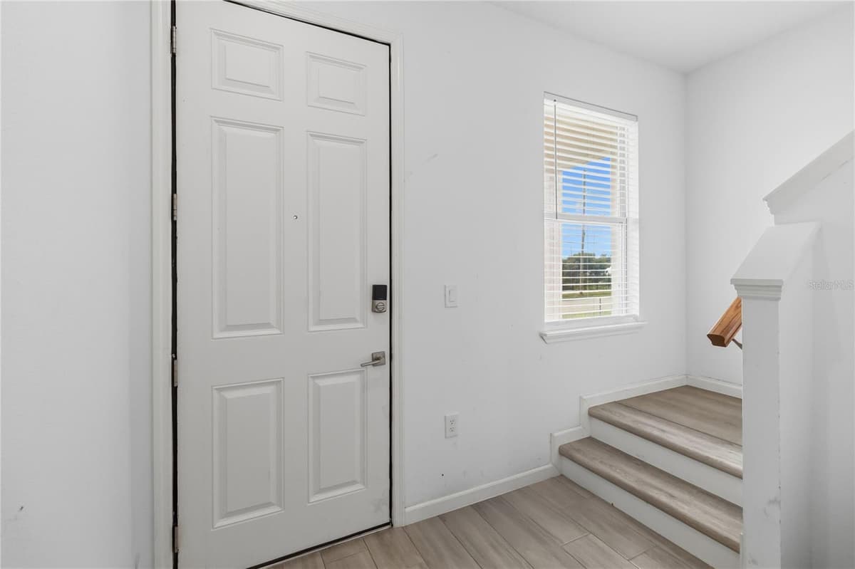 426 HUDSON STREET — photo 5 of 29