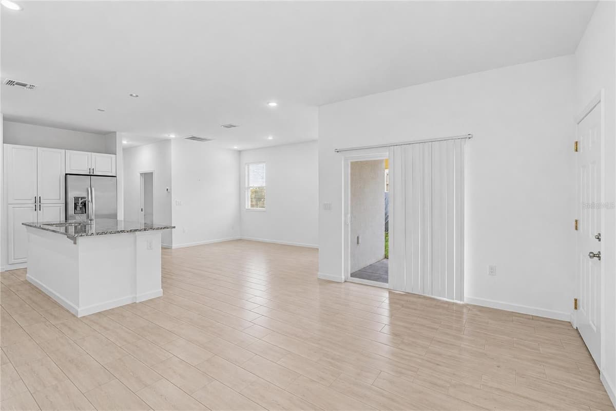 426 HUDSON STREET — photo 14 of 29
