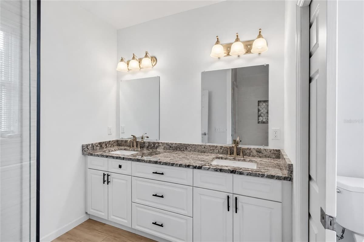 426 HUDSON STREET — photo 22 of 29