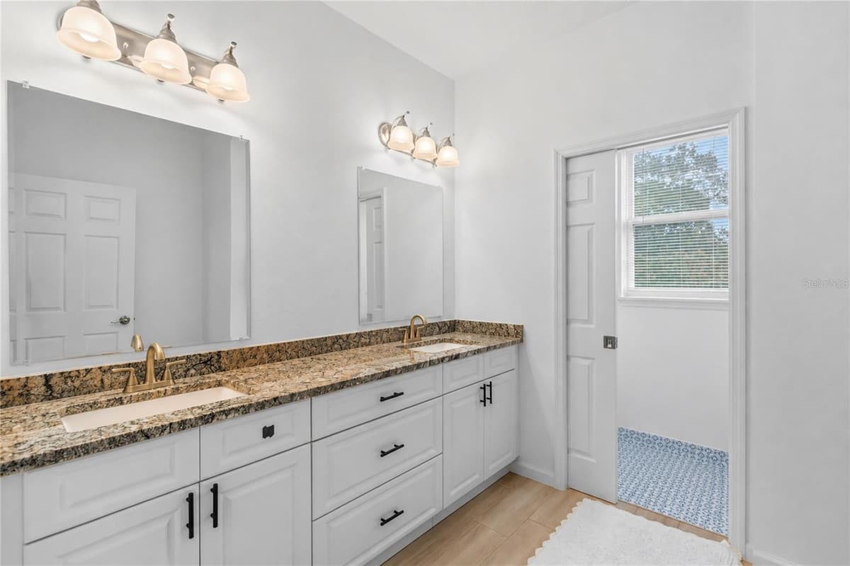 426 HUDSON STREET — photo 20 of 29