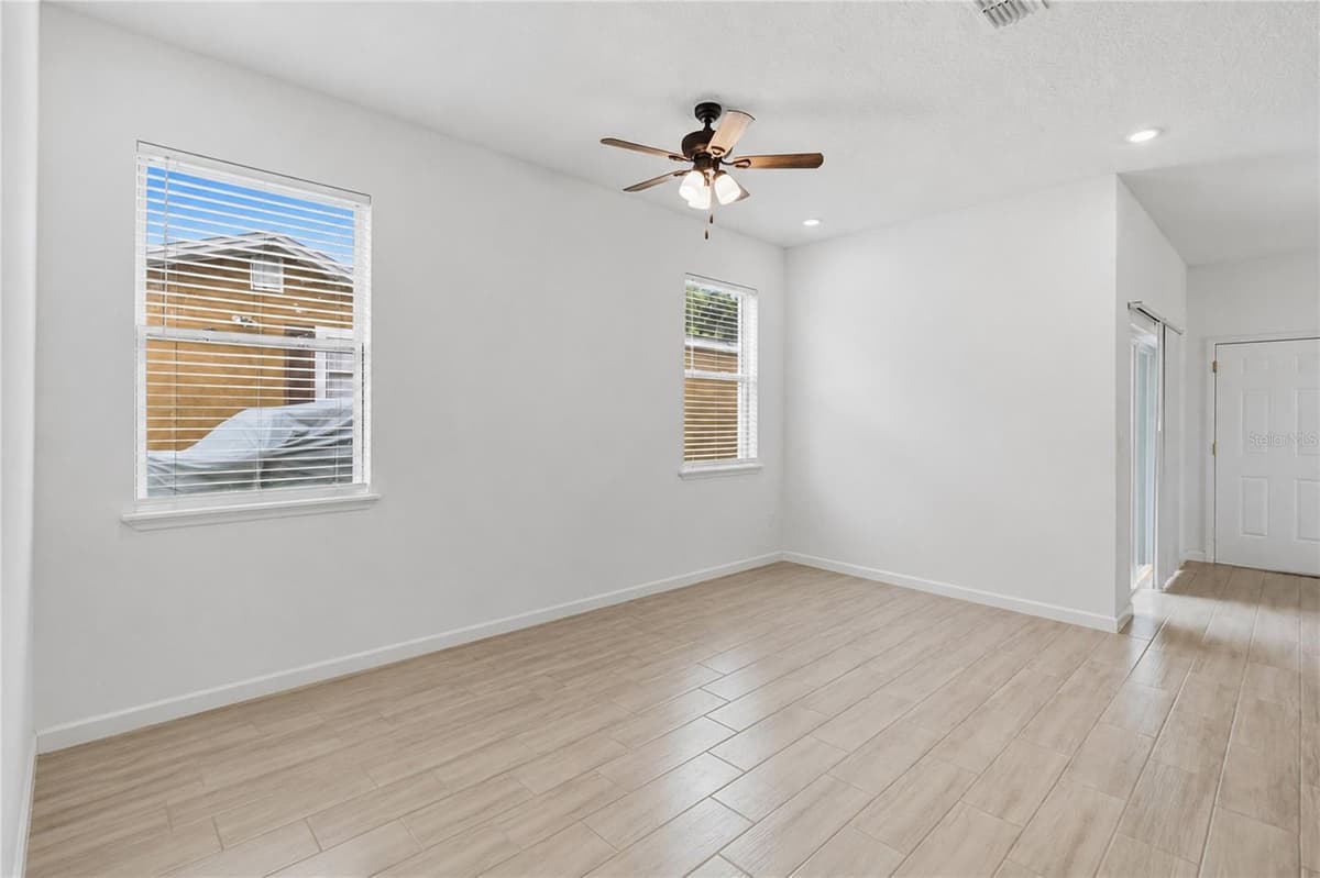 426 HUDSON STREET — photo 9 of 29
