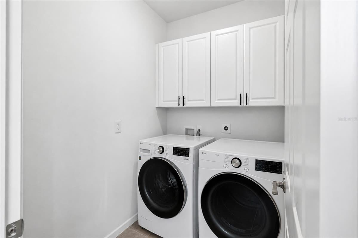426 HUDSON STREET — photo 24 of 29