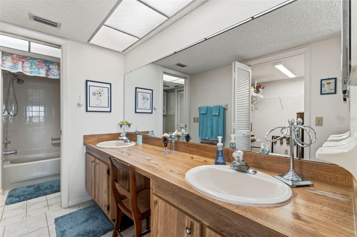 4650 BAY BOULEVARD — photo 31 of 60