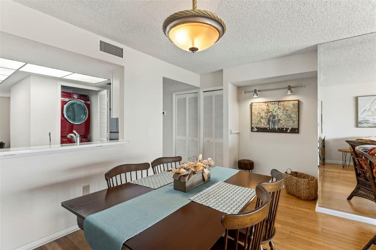 4650 BAY BOULEVARD — photo 15 of 60