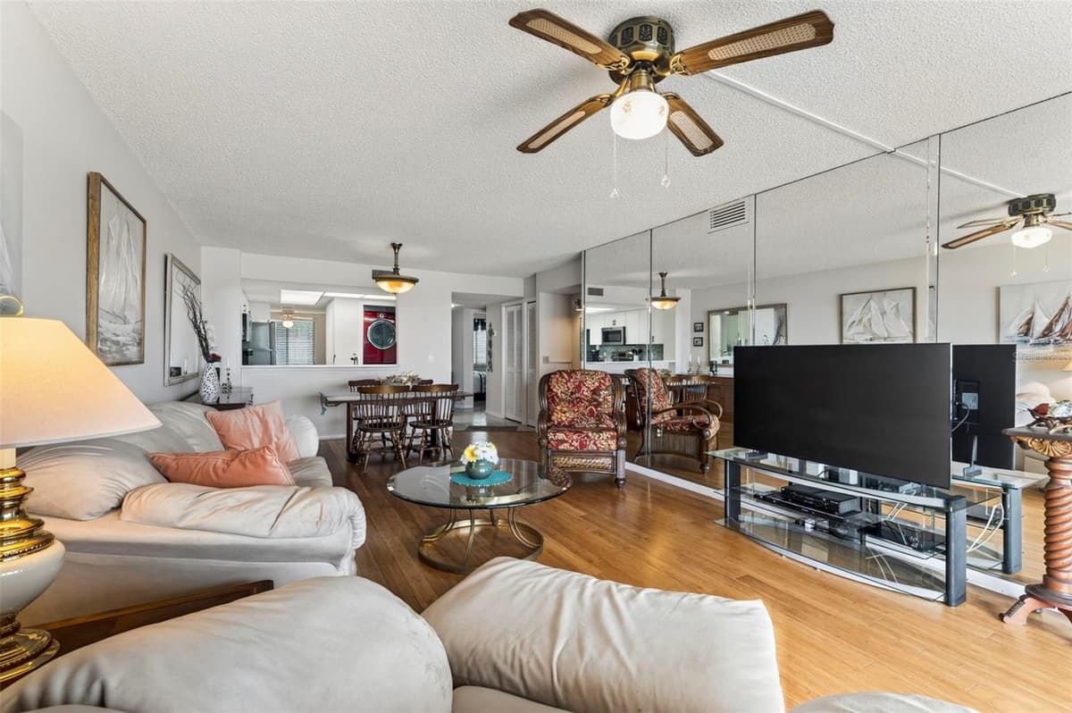 4650 BAY BOULEVARD — photo 18 of 60