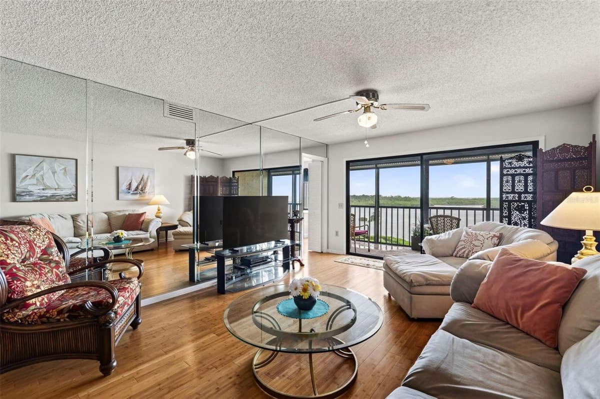 4650 BAY BOULEVARD — photo 17 of 60