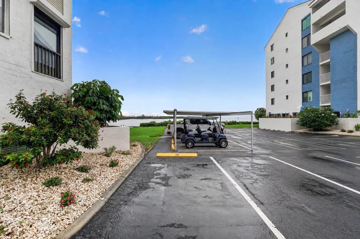 4650 BAY BOULEVARD — photo 43 of 60
