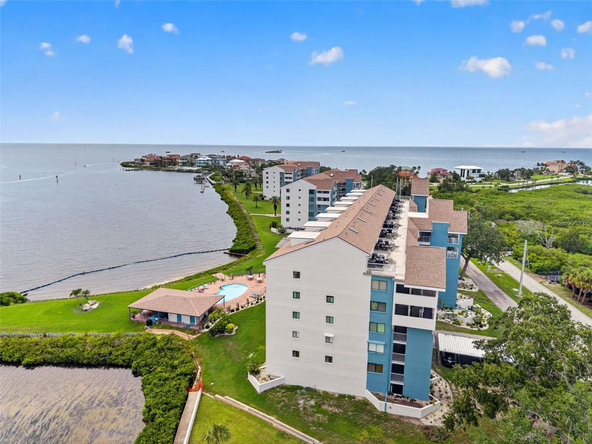 4650 BAY BOULEVARD — photo 45 of 60