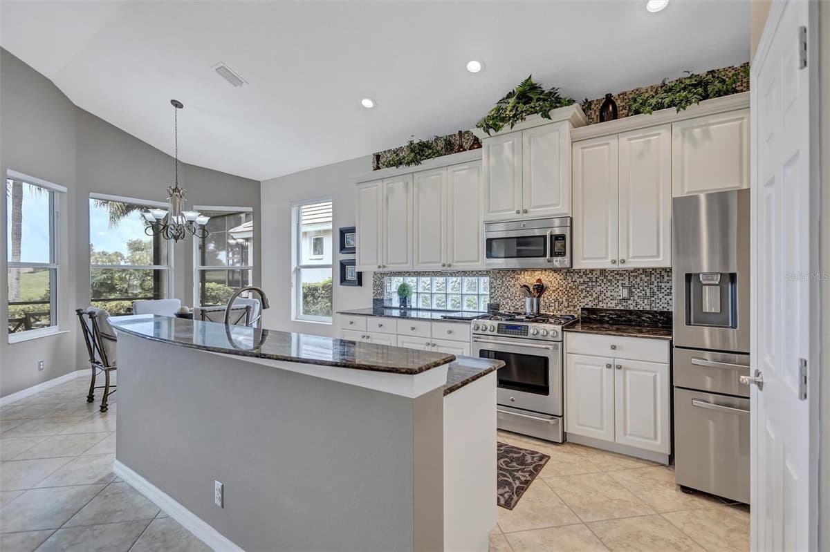 7163 SANDHILLS PLACE — photo 9 of 44