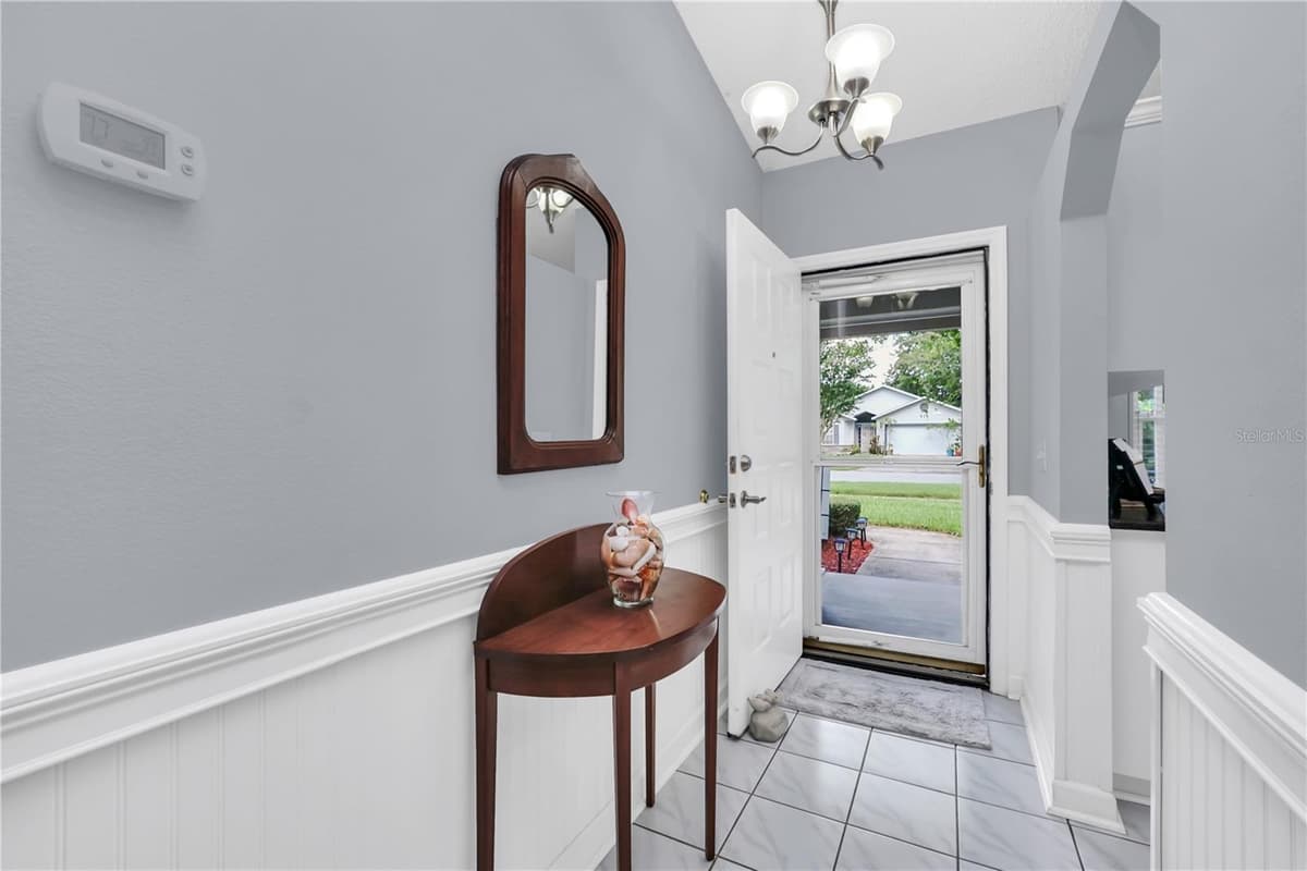 909 ILLINOIS AVENUE — photo 4 of 38