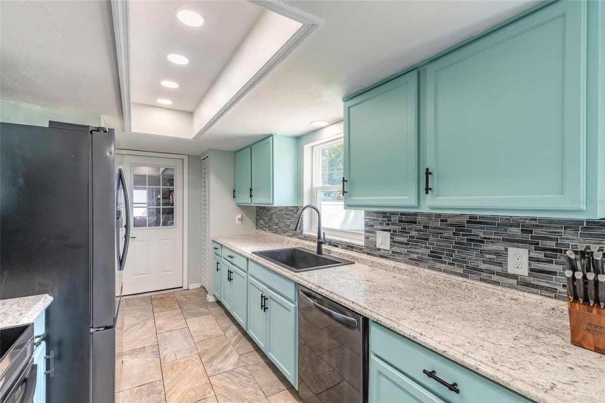3213 VISTA PALM DRIVE — photo 14 of 34