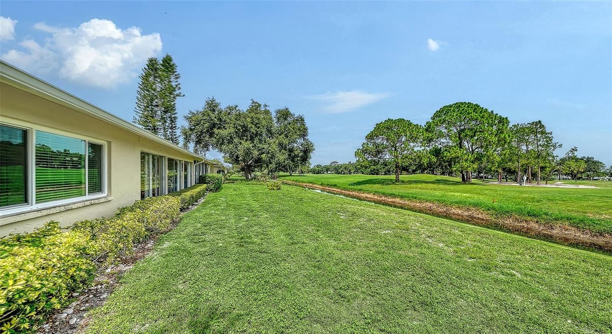 5621 PALM AIRE DRIVE — photo 42 of 47