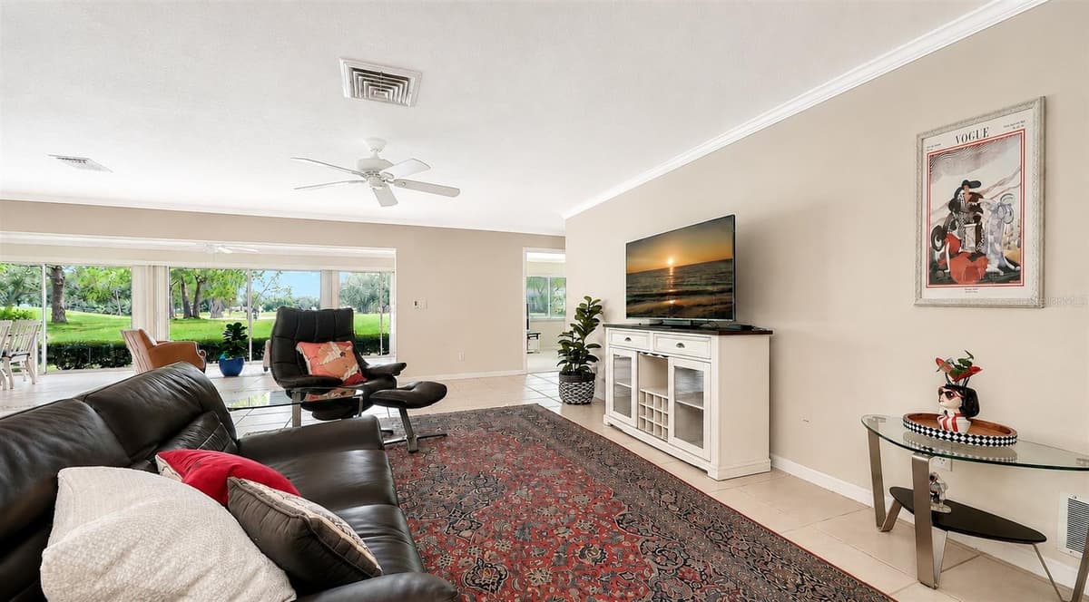 5621 PALM AIRE DRIVE — photo 10 of 47