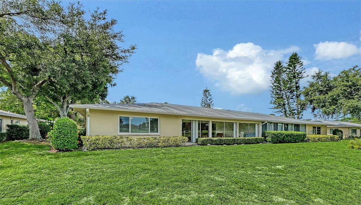 5621 PALM AIRE DRIVE — photo 41 of 47