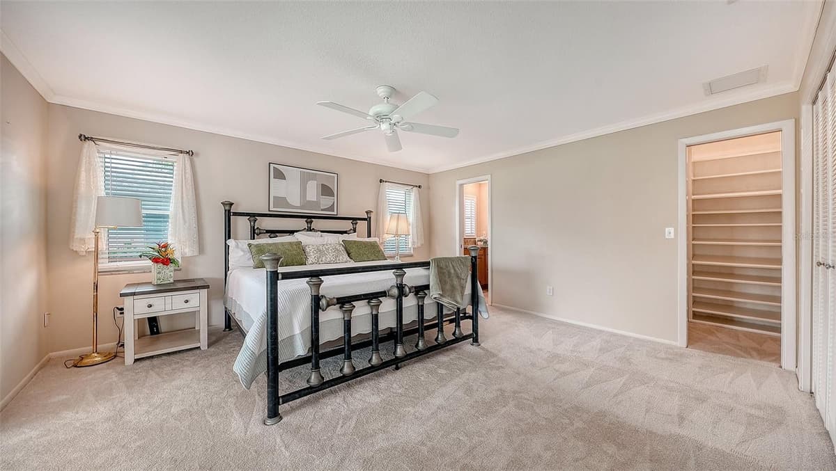 5621 PALM AIRE DRIVE — photo 25 of 47