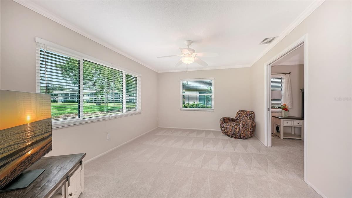 5621 PALM AIRE DRIVE — photo 29 of 47