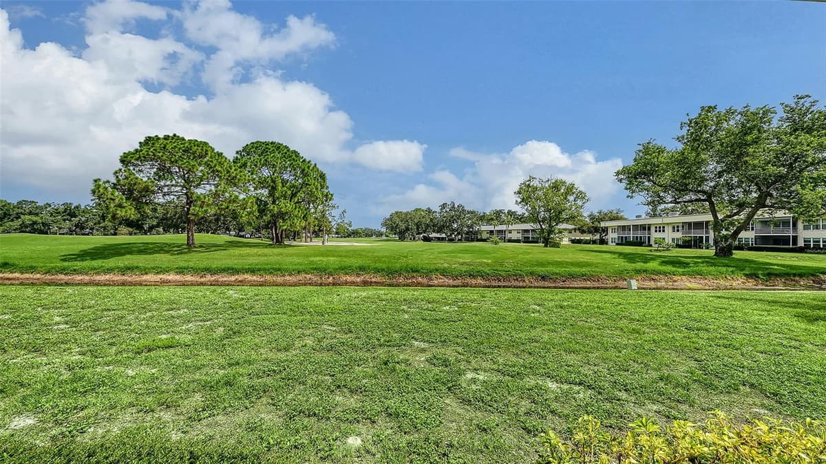5621 PALM AIRE DRIVE — photo 38 of 47