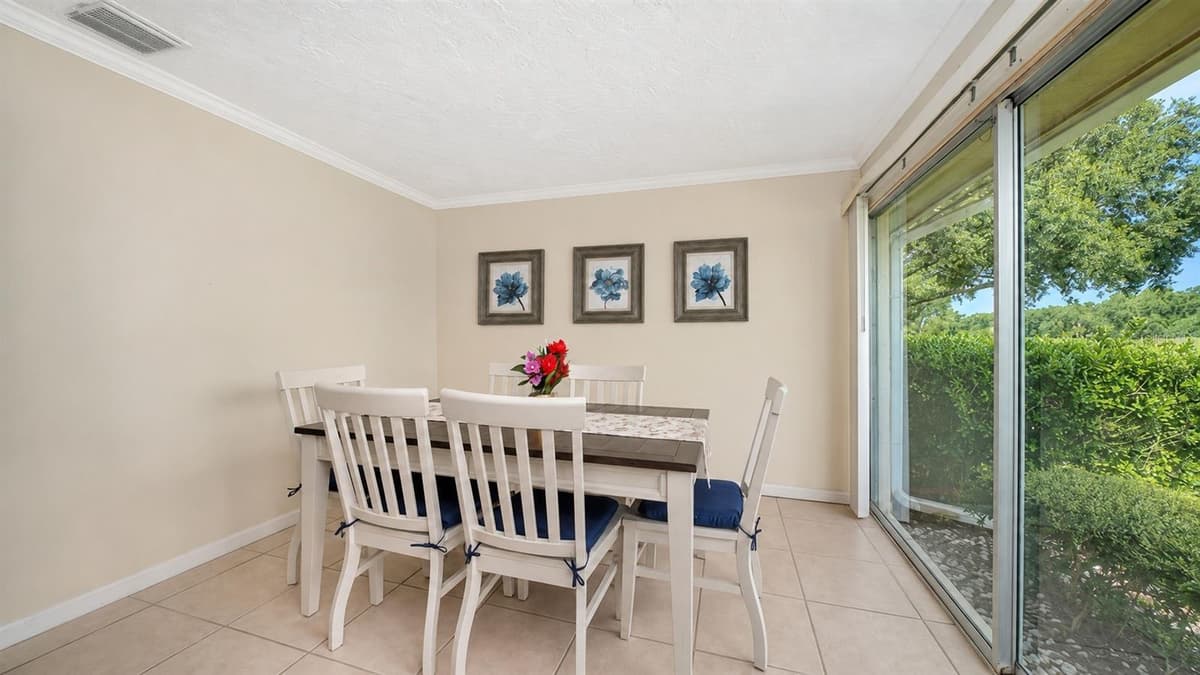 5621 PALM AIRE DRIVE — photo 15 of 47