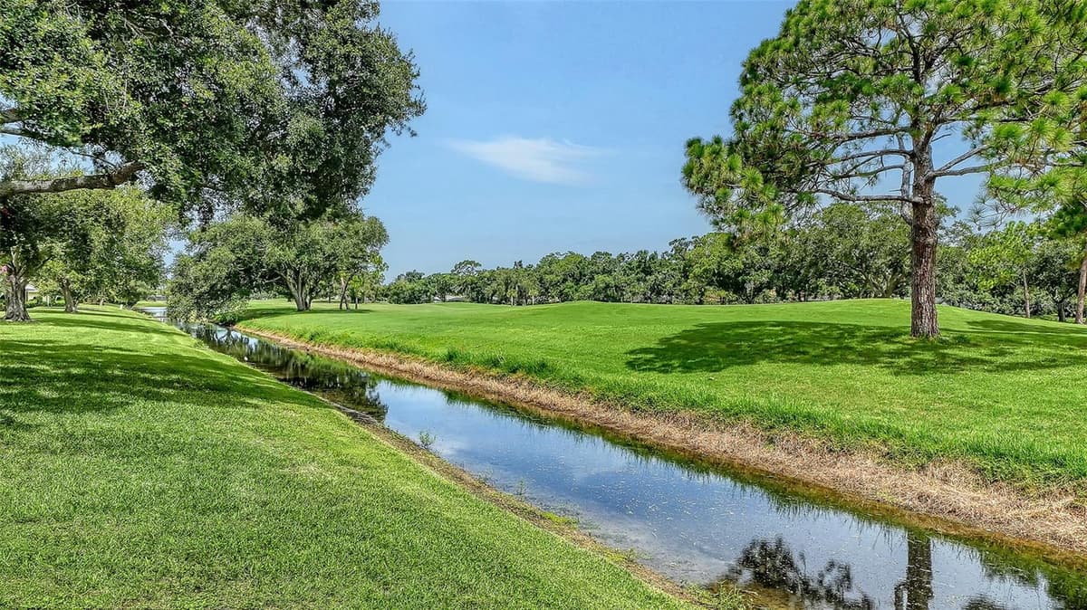 5621 PALM AIRE DRIVE — photo 40 of 47