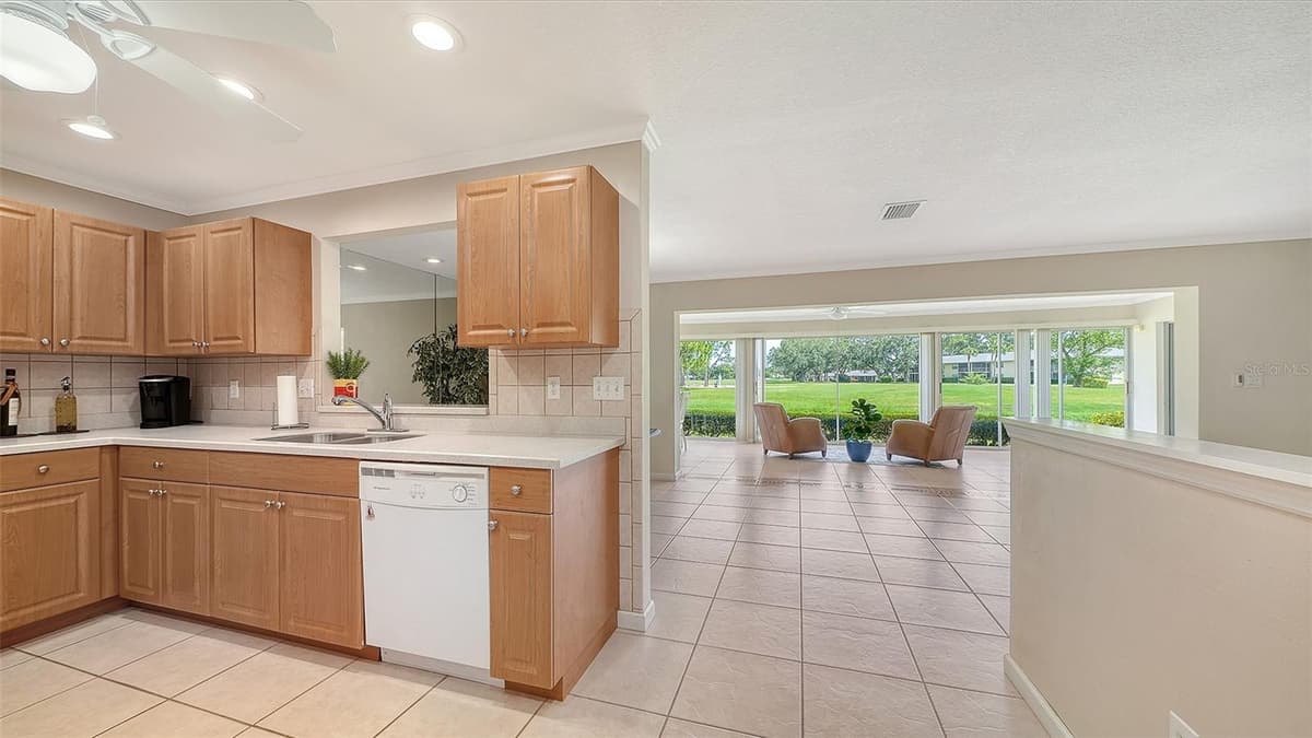 5621 PALM AIRE DRIVE — photo 22 of 47