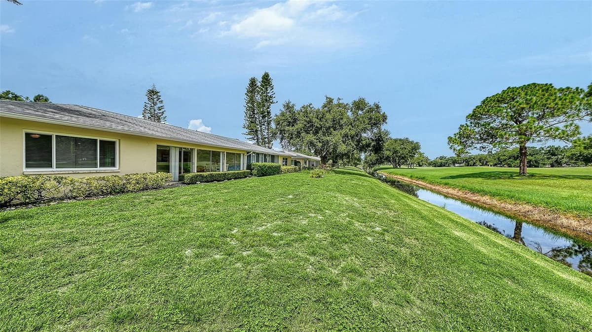 5621 PALM AIRE DRIVE — photo 43 of 47