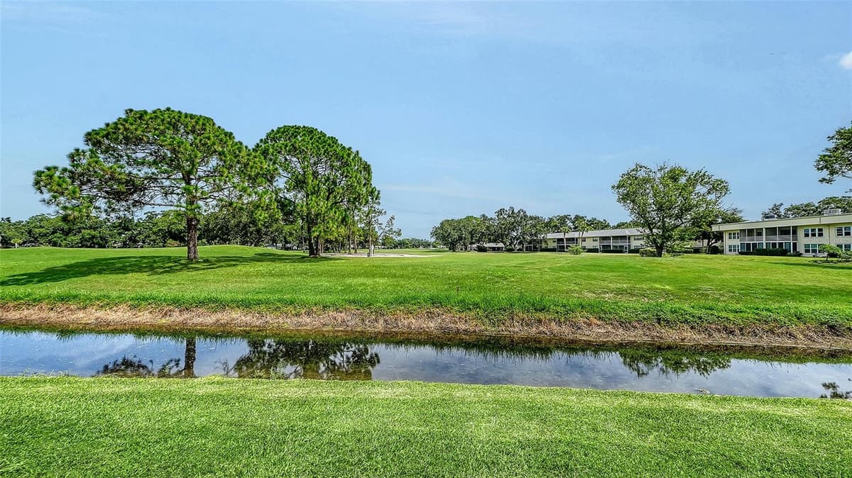 5621 PALM AIRE DRIVE — photo 39 of 47