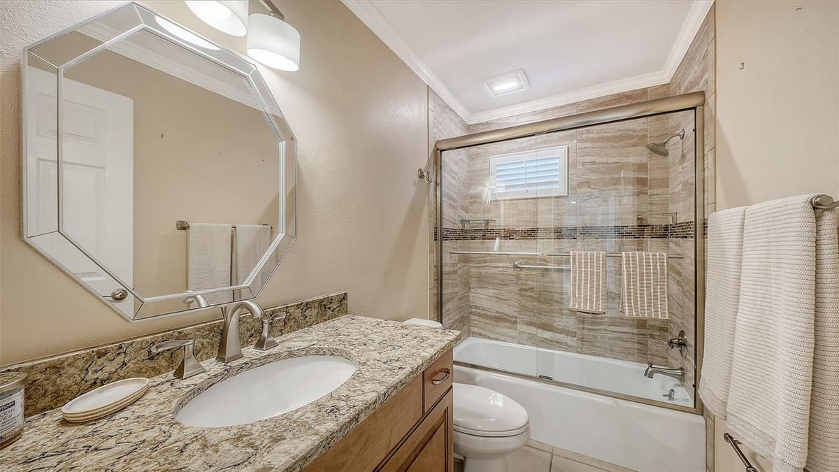 5621 PALM AIRE DRIVE — photo 35 of 47