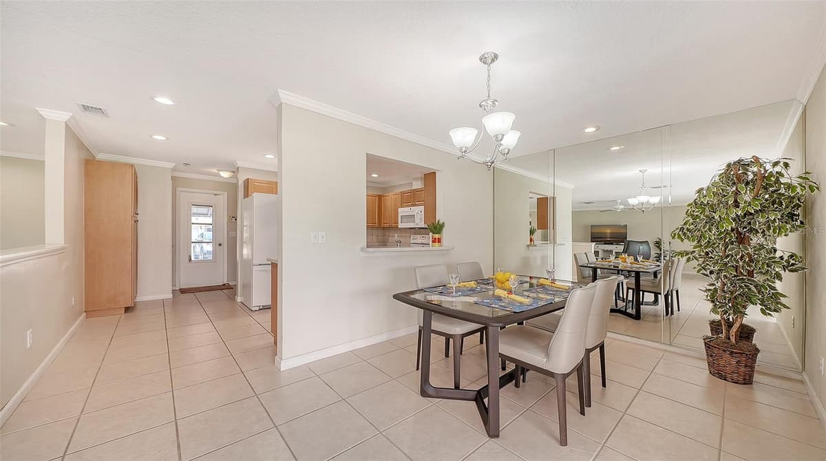 5621 PALM AIRE DRIVE — photo 20 of 47