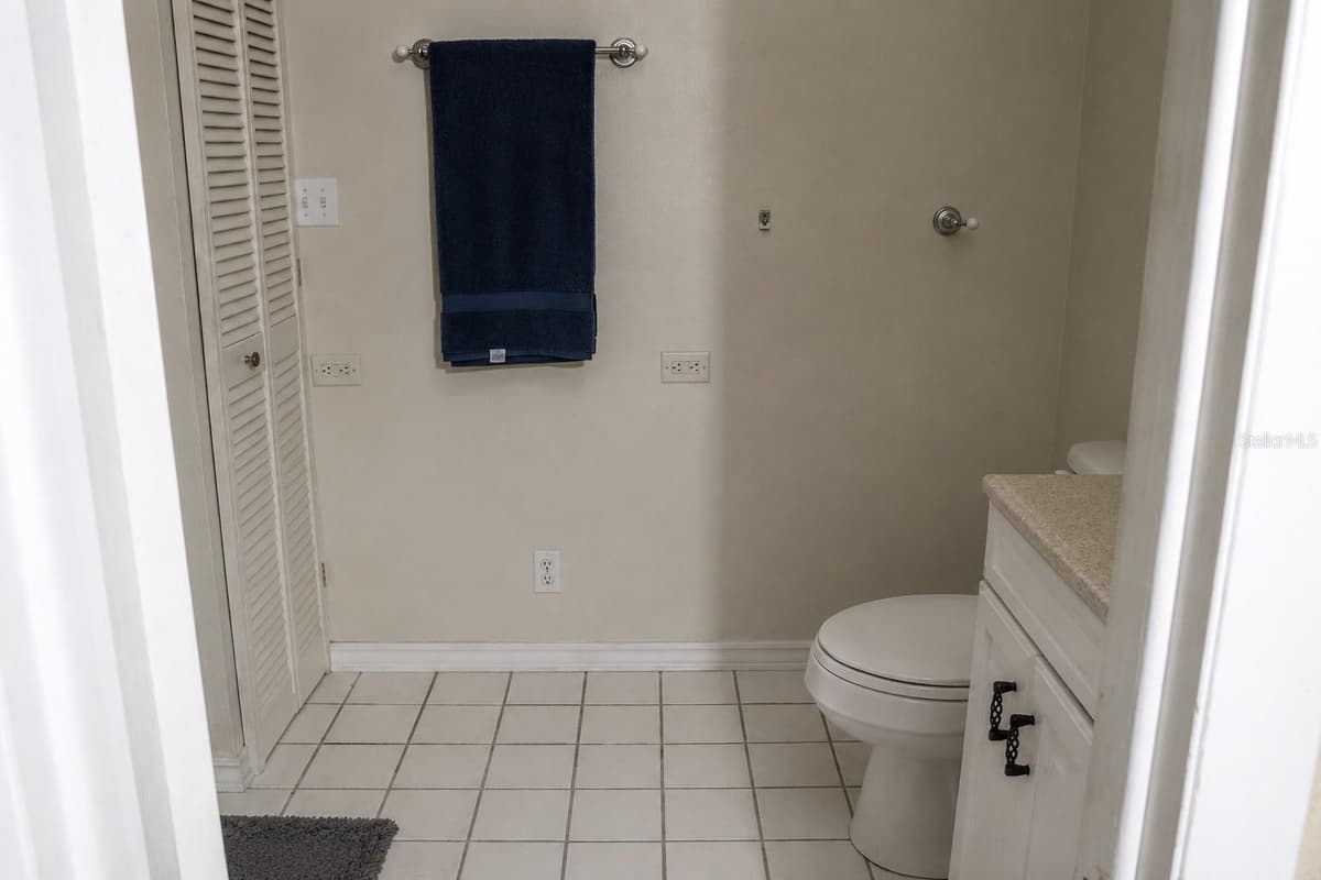 655 PINECREST DRIVE — photo 10 of 14