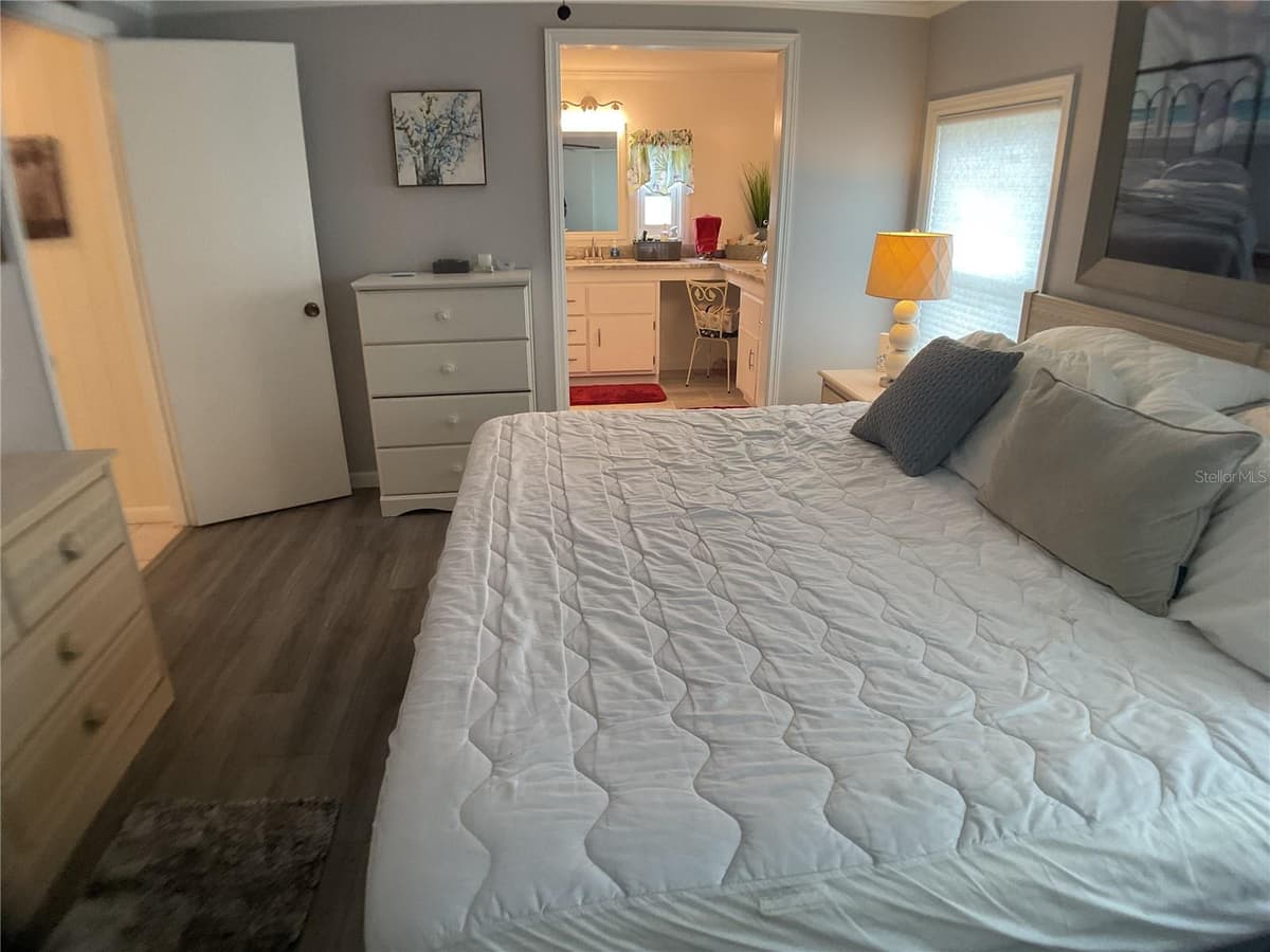 2100 KINGS HIGHWAY — photo 16 of 46