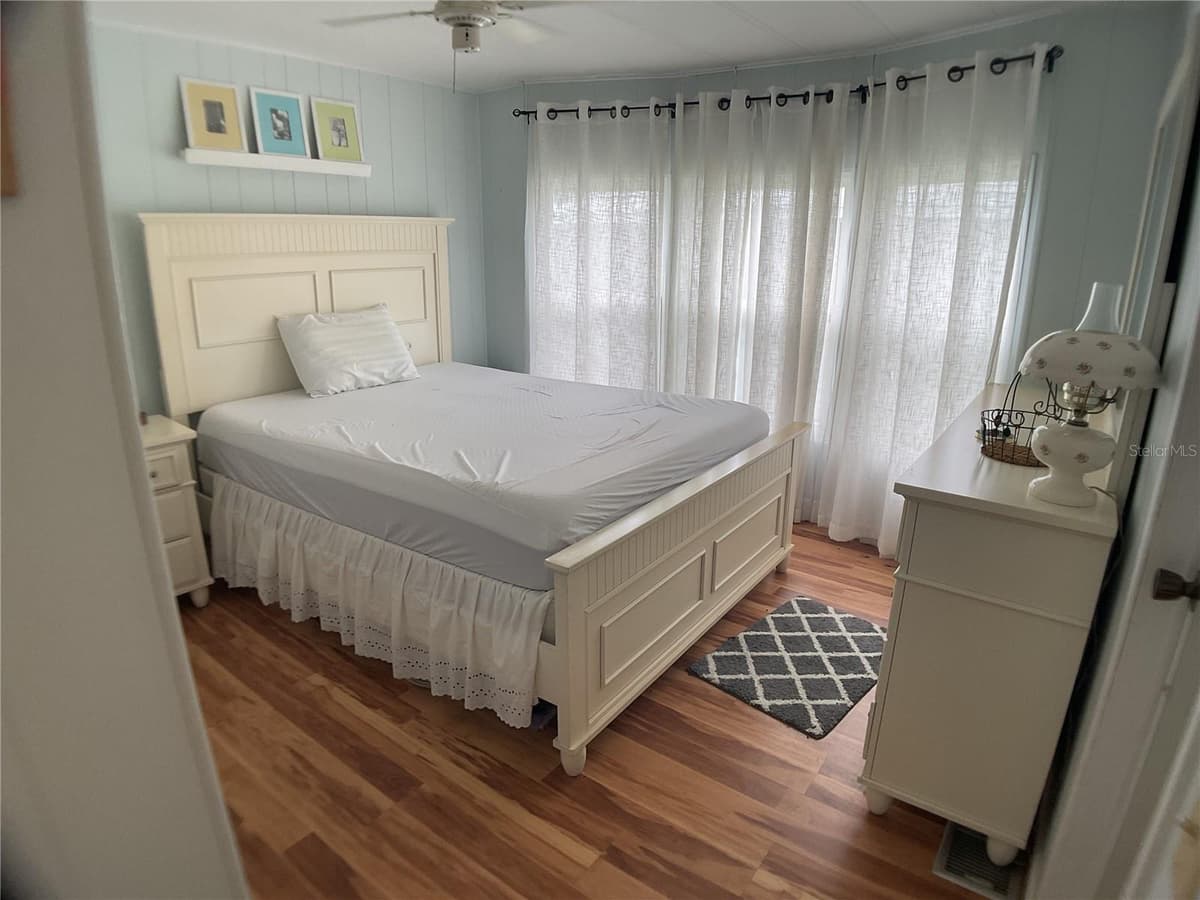 2100 KINGS HIGHWAY — photo 21 of 46