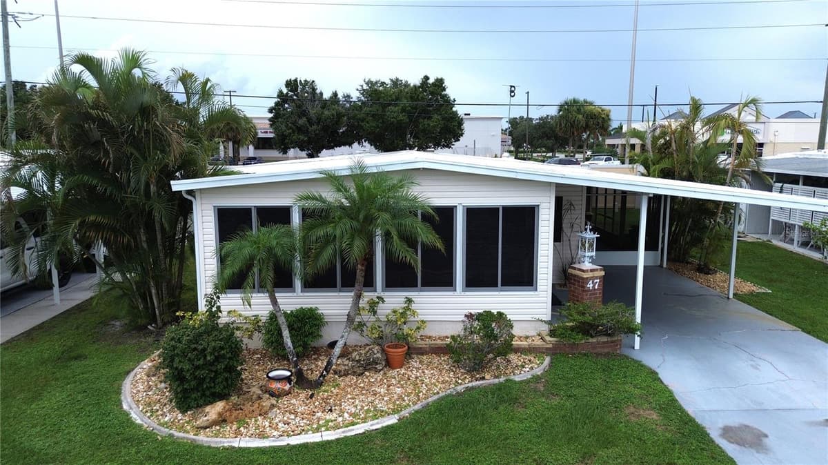 2100 KINGS HIGHWAY — photo 43 of 46