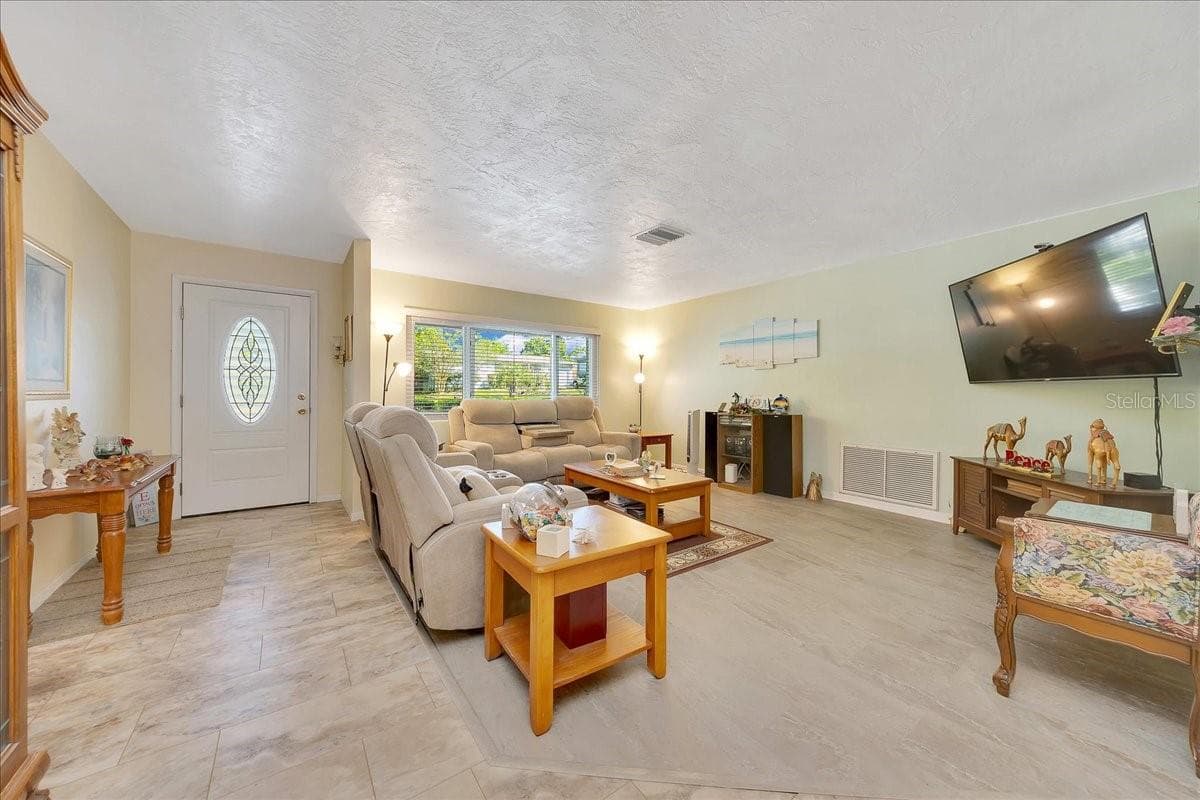 66 DESOTO STREET — photo 7 of 43