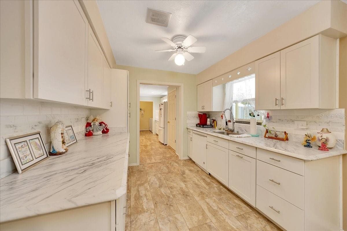 66 DESOTO STREET — photo 11 of 43
