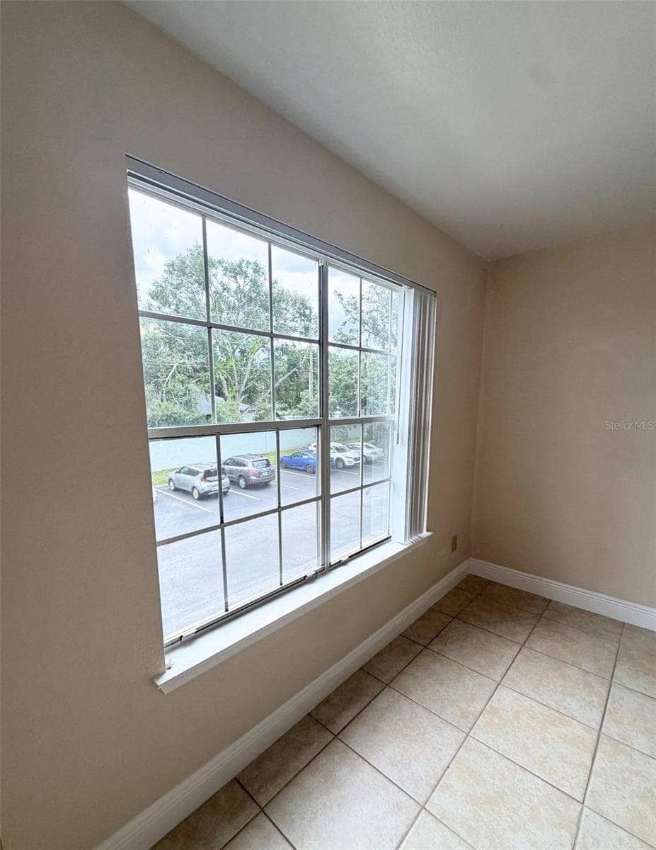 2550 ALAFAYA TRAIL — photo 9 of 13