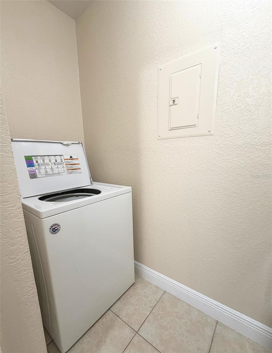 2550 ALAFAYA TRAIL — photo 7 of 13