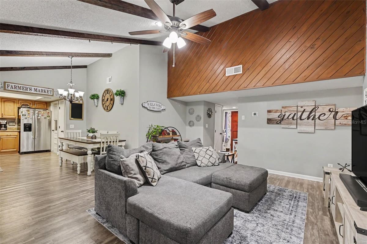 819 CROSSWINDS DRIVE — photo 7 of 32