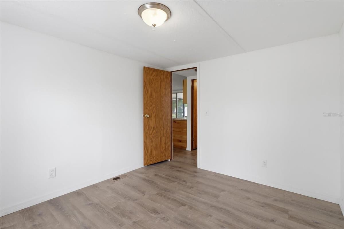 7230 SONATA AVENUE — photo 25 of 46