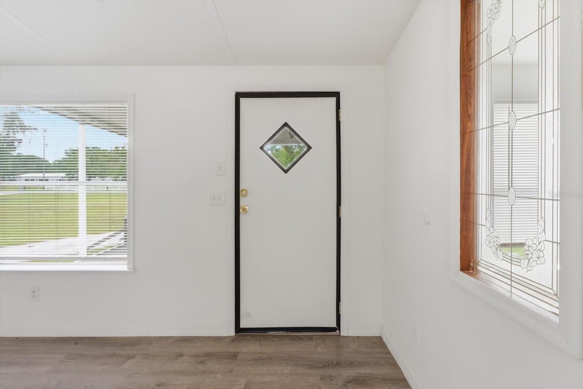 7230 SONATA AVENUE — photo 8 of 46