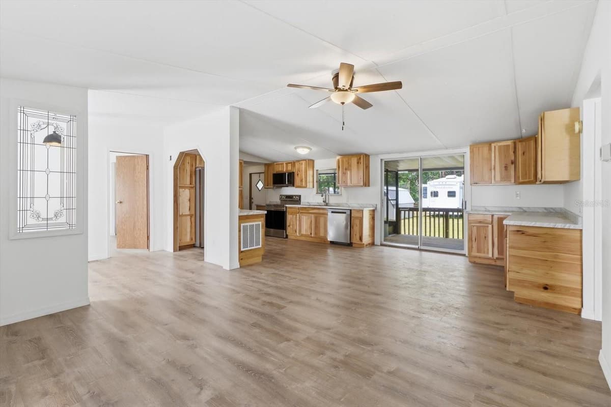 7230 SONATA AVENUE — photo 10 of 46