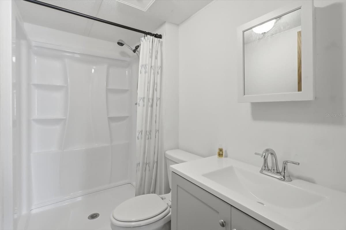 7230 SONATA AVENUE — photo 26 of 46