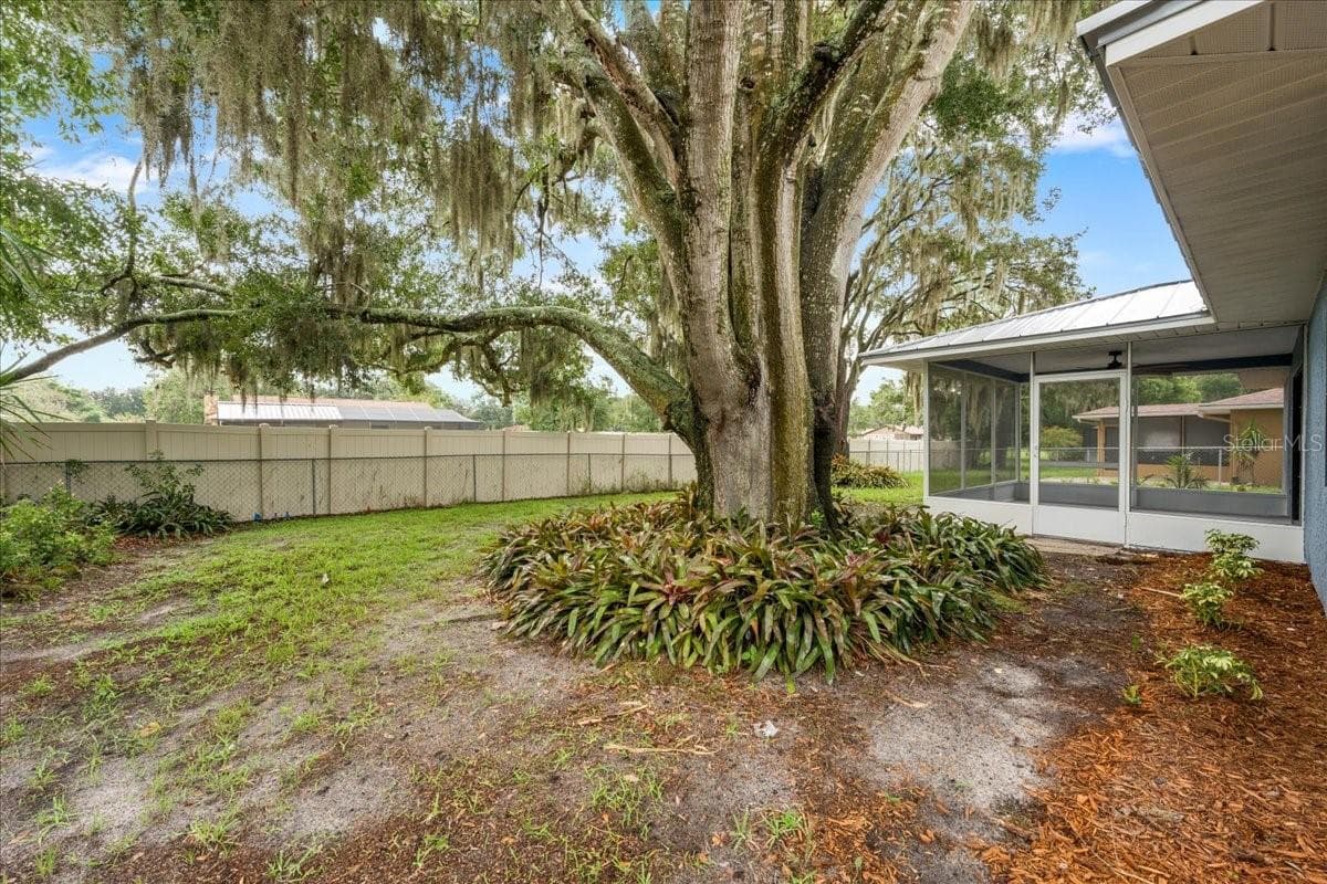 12830 LAKE TREE LANE — photo 32 of 51