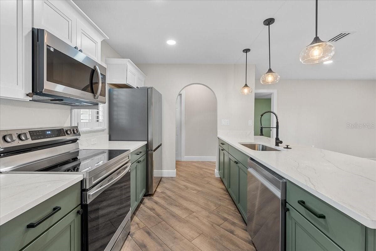 12830 LAKE TREE LANE — photo 9 of 51