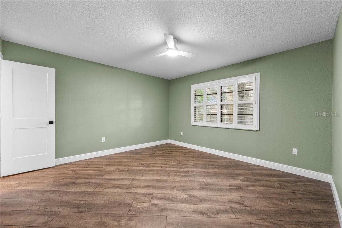 12830 LAKE TREE LANE — photo 14 of 51